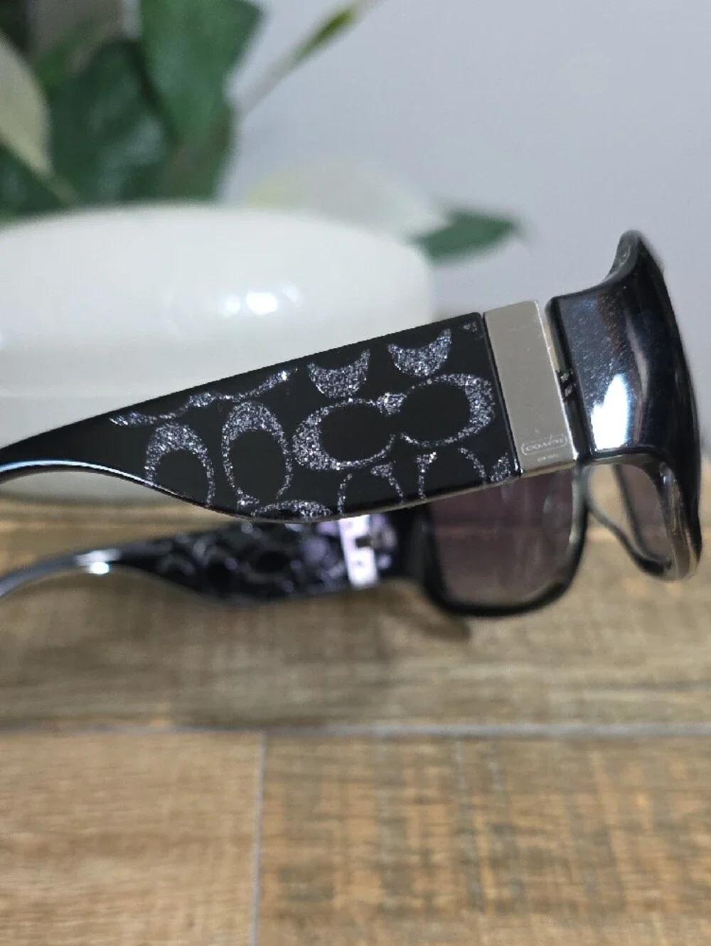 Coach Christiana Women's Black Gradient Lens Sunglasses Case Included - Picture 6 of 9